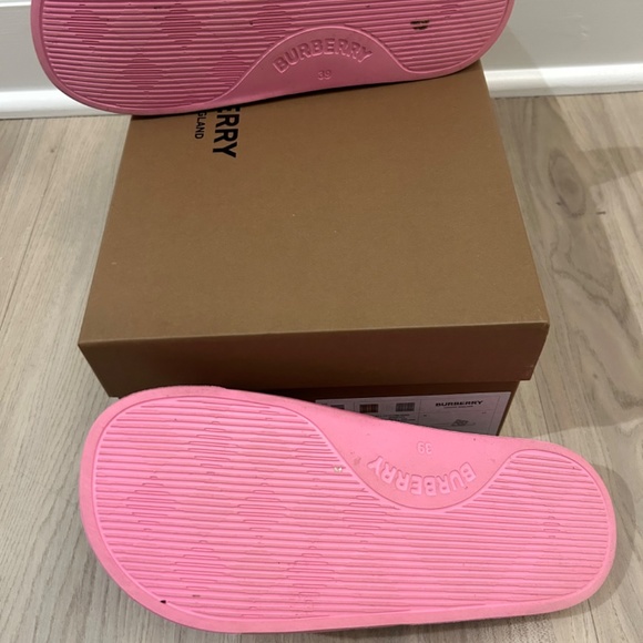 Burberry Slides - Picture 5 of 5